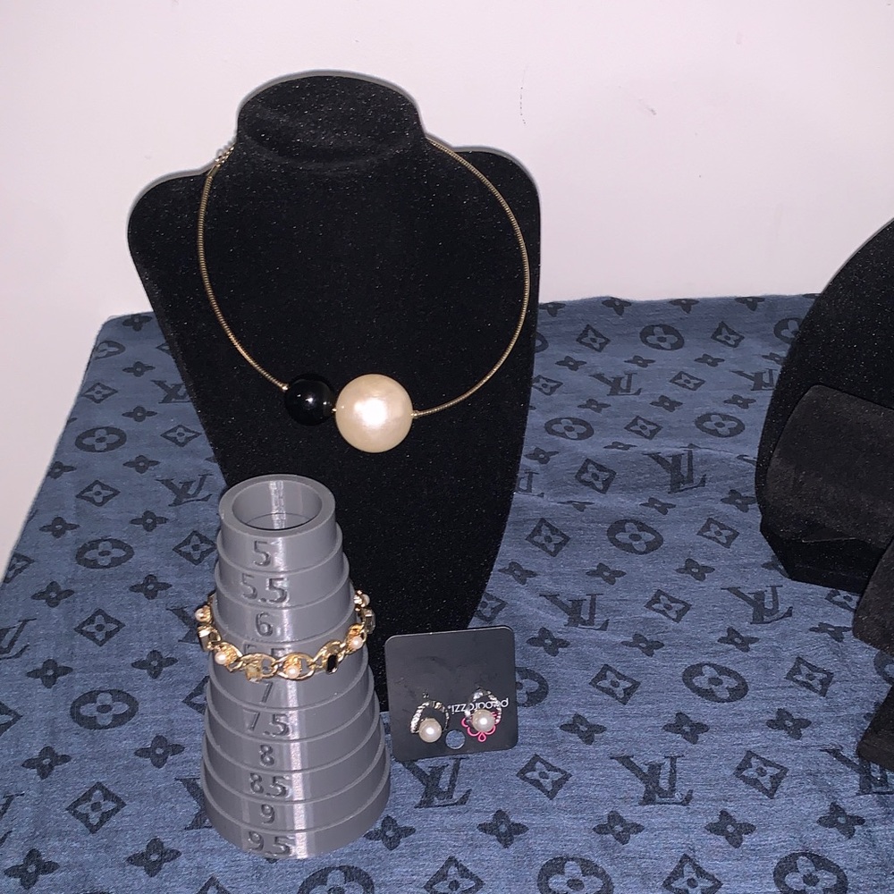 Elegant Gold and Black Necklace with Pearl Accent/Bracelet/ Earrings Set